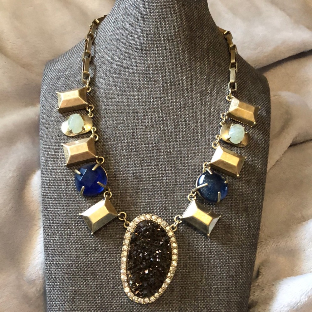 Stony necklace. Druzy center and gold tone chain